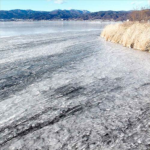 諏訪湖の流氷です
