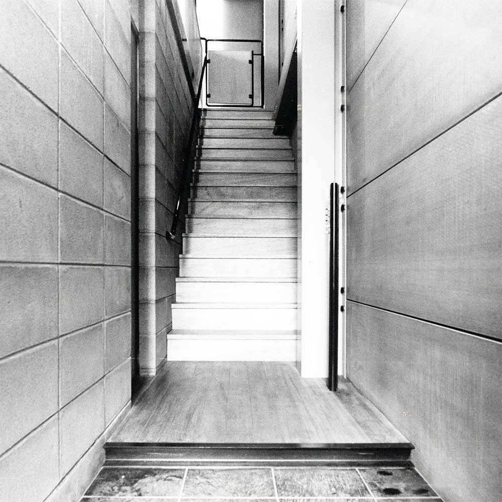 玄関の階段室